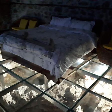 Nuci'S Home Glass Floor Tushemisht Ngoại thất bức ảnh