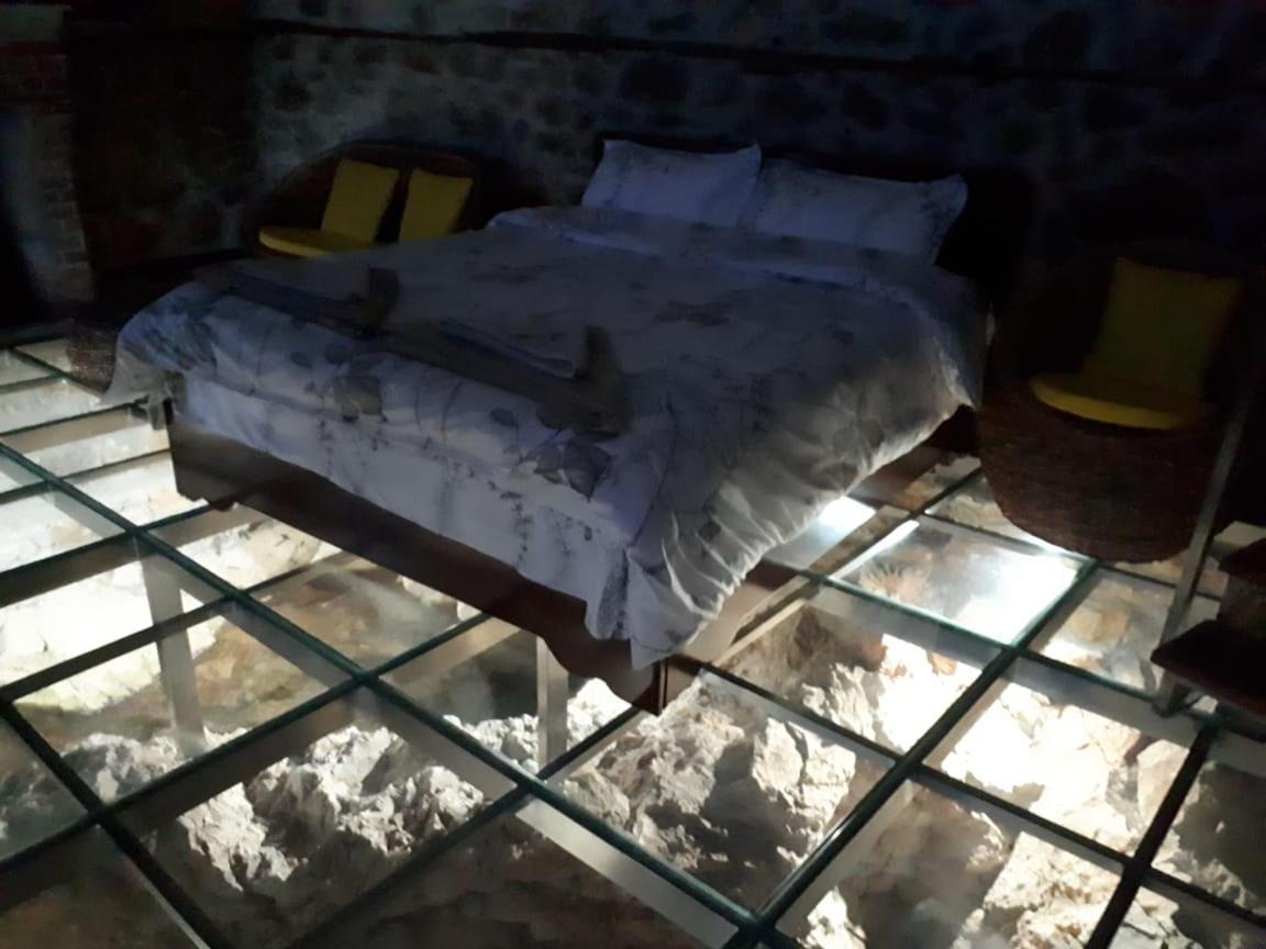 Nuci'S Home Glass Floor Tushemisht Ngoại thất bức ảnh