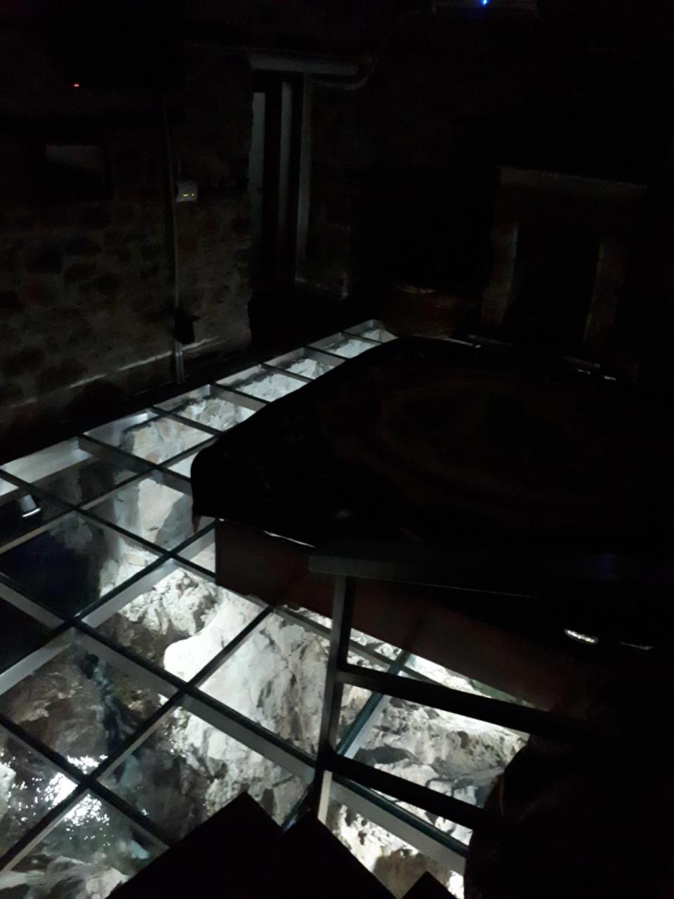 Nuci'S Home Glass Floor Tushemisht Ngoại thất bức ảnh